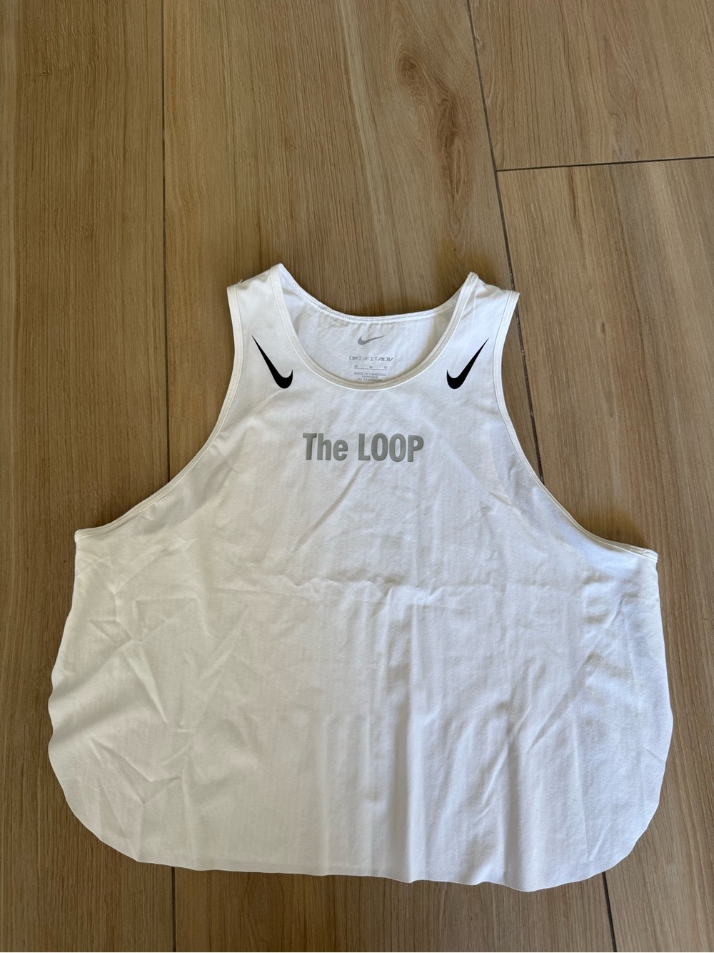 Nike Women’s AeroSwift Singlet, size M
